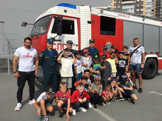 Тюменских детей обучают правилам пожарной безопасности