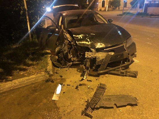 Водитель Mazda Demio пострадал в ДТП с Lexus в центре Читы