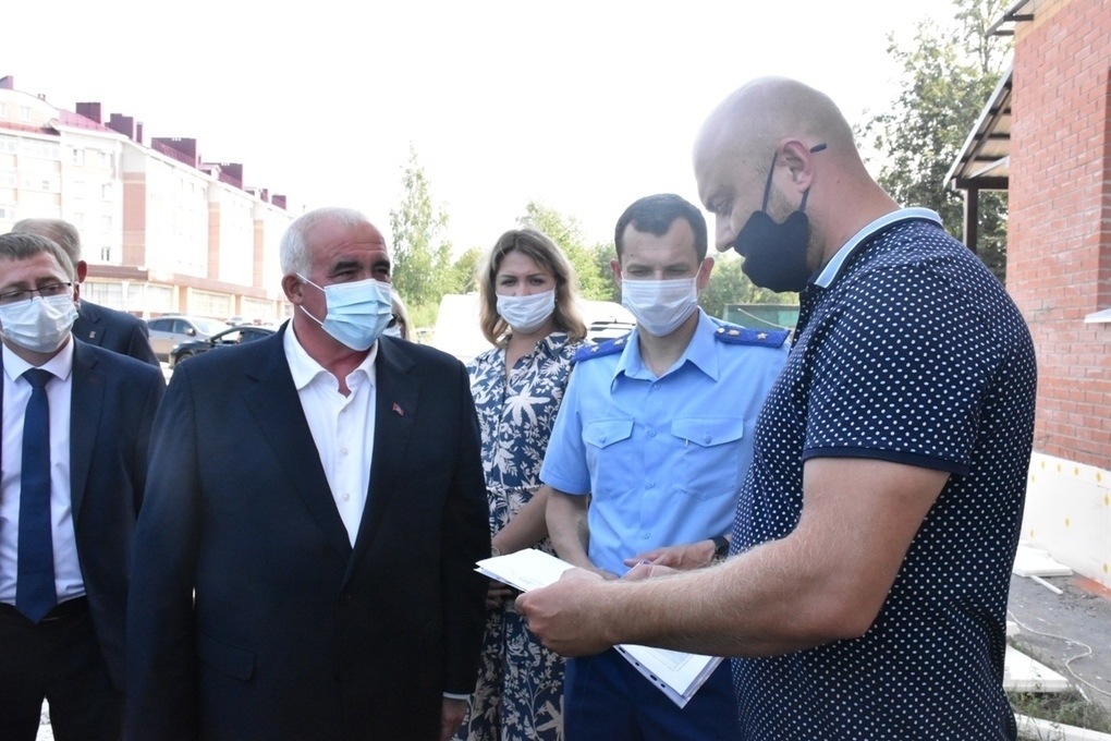 Костромской волшебный пендель: губернатор Ситников напомнил подрядчику об уголовной ответственности