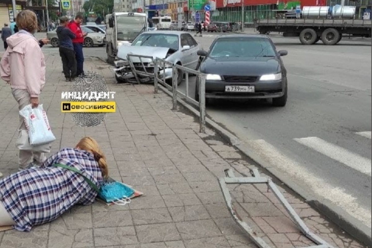 Пьяный водитель сбил женщину на тротуаре в Новосибирске - МКНовосибирск