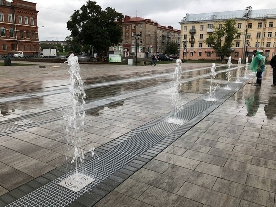 В Рыбинске фонтаны включили только на день города