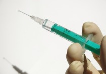 Медсестру в Германии подозревают в замене вакцины против COVID-19 физиологическим раствором