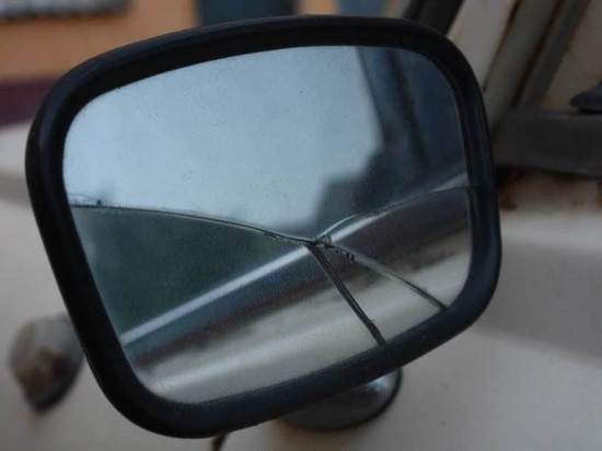 Водитель грузовика получил травму глаза в ДТП под Волгоградом