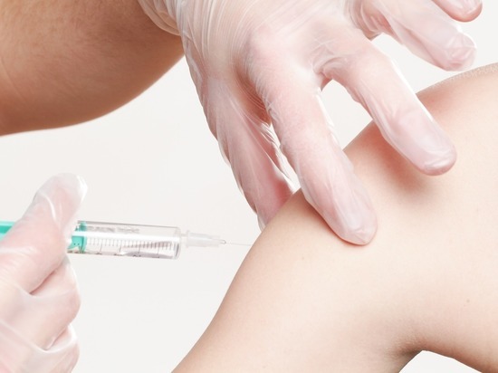 В США специалисты призвали ускорить вакцинацию 12-летних