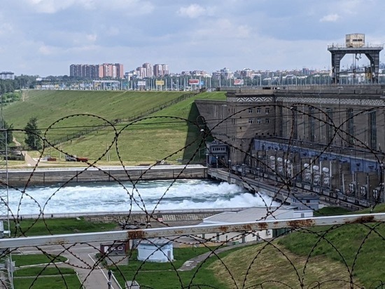 Росводресурсы: сброс воды через Иркутскую ГЭС снова вырос до 3,3 тысячи кубометров в секунду