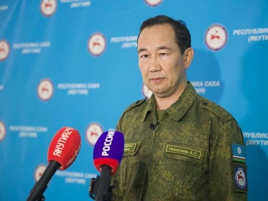 Глава Якутии поручил обеспечить безопасность добровольцев при тушении пожаров