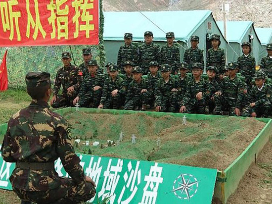 Пекин заставляет тибетских студентов проходить военную подготовку