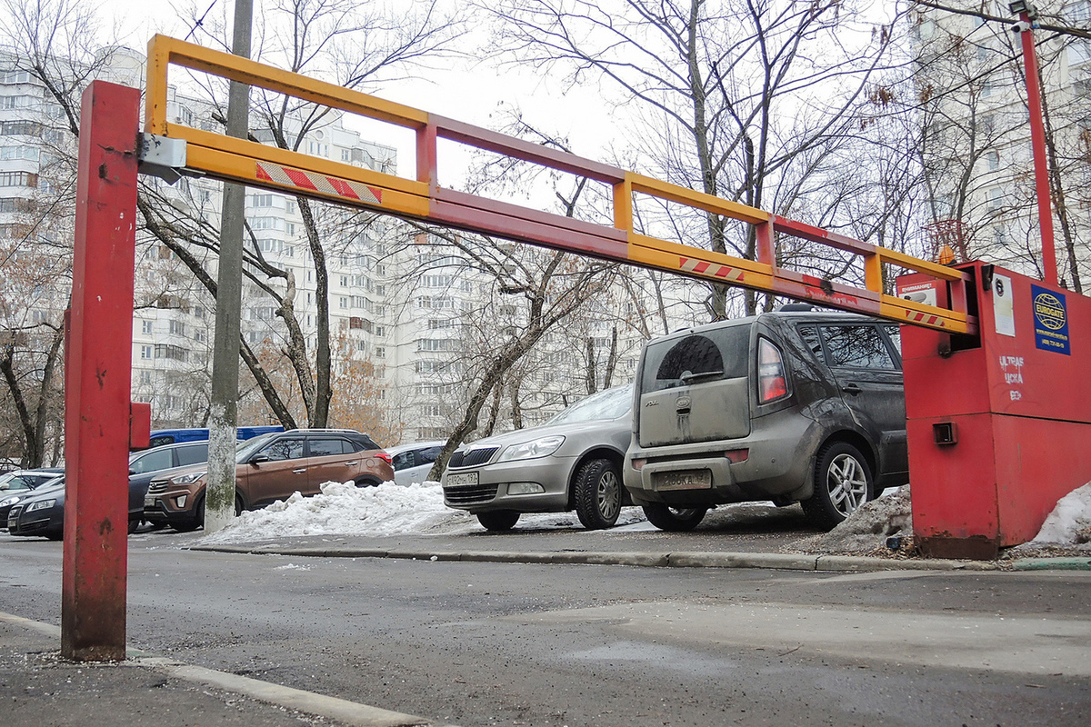 Платные парковки во дворах сулят Москве сотни миллиардов и потенциальные  конфликты - МК