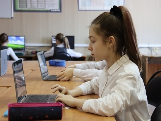 В Астраханских школах внедряют "Цифровую образовательную среду"