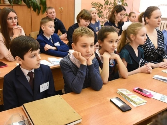 1169 первоклассников зачислено в школы Магадана