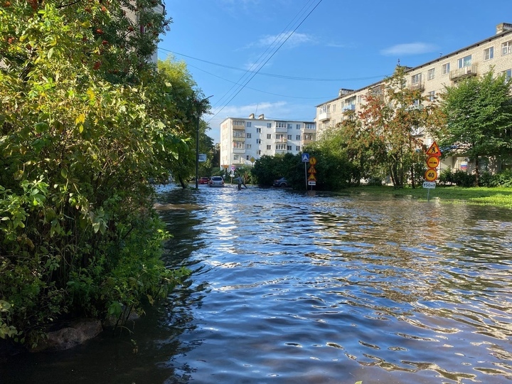 Великий Новгород дождь. Оловянка.