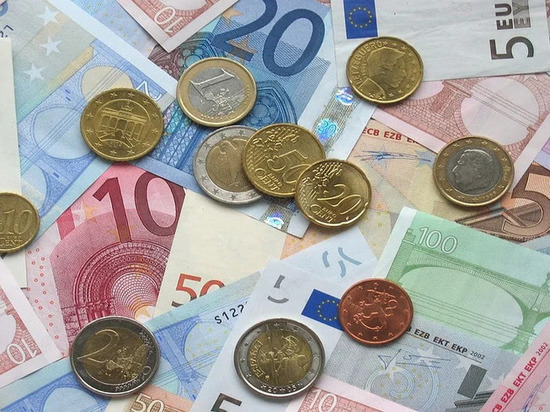 Смолянин задолжал 675 тысяч рублей и пытался спрятаться от приставов