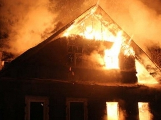 Пожар уничтожил 600 квадратных метров здания в Ялте