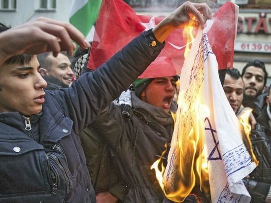 Германия: Опасения по распространению антисемитизма