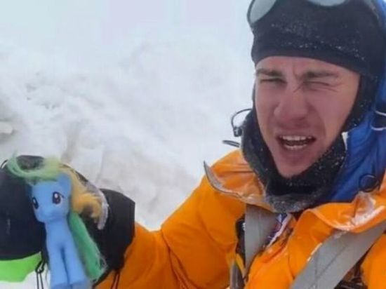 Экс-десантник Омска совершил восхождение на Эльбрус