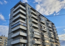 В городе Борзе администрацию обязали сделать реконструкцию девятиэтажного жилого дома по Савватеевской, 82, который признан аварийным, сообщается на сайте Борзинского районного суда