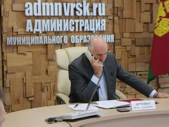 Глава Новороссийска вывел сотрудников администрации на расчистку города
