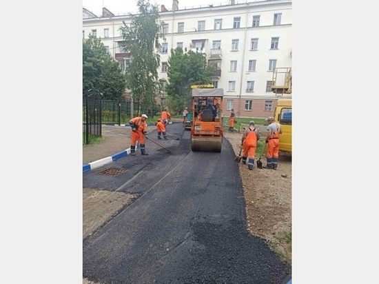 В Смоленске на прошлой неделе отремонтировали несколько участков дорог на четырех улицах