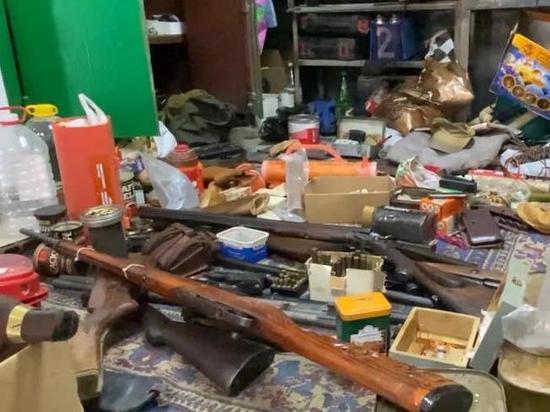Полицейские нашли в Новороссийске склад боеприпасов и оружия