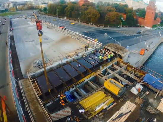 Процесс ремонта Большого Каменного моста за 59 секунд показали москвичам