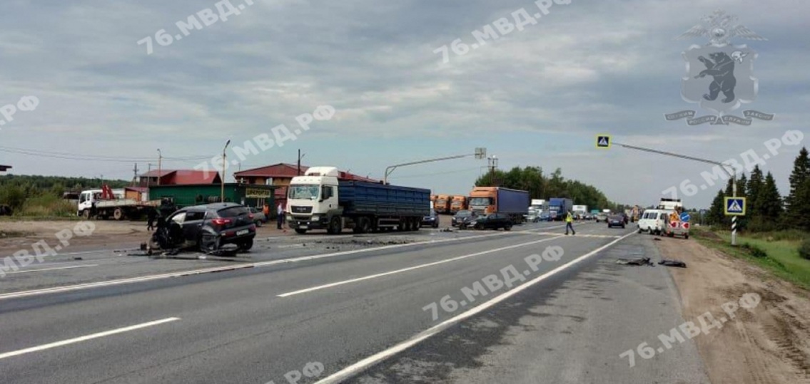 М 8 холмогоры ярославская область. Авария на трассе м8 Ярославская область 17.03.22. ДТП 17 .05 2022 Ростовский район трасса м8 Холмогоры. ДТП на трассе м8 около поворота на Гаврилов ям. Авария на трассе м8 21.12.2021 около Новоселки Ярославская область.