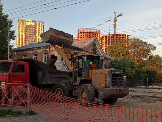 В Новосибирске восстанавливают движение по улице Бориса Богаткова спустя 1,5 месяца после ремонта