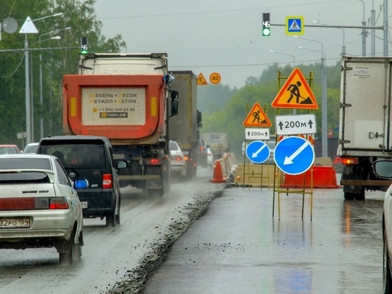 Мэр объяснил неизбежностью долгий ремонт улицы Кедровой в Новосибирске