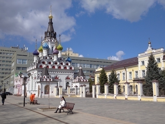 Саратовского священника отстранили от службы за желание повторно жениться