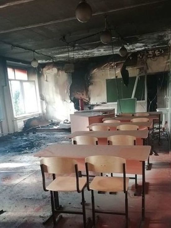 В школе в Лесогорске произошёл пожар