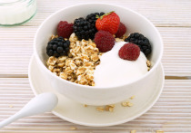 Многие люди, которые не могут снизить избыточную массу тела, не уделяют должного внимания завтраку и ряду привычек, сопутствующих утреннему приему пищи