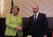 В настоящее время кортеж канцлера Германии направляется из аэропорта в Кремль, где состоятся двусторонние переговоры