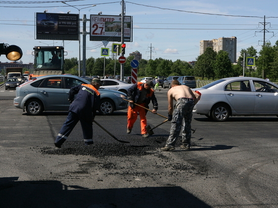 Петербуржцев с понедельника ждут новые ограничения движения
