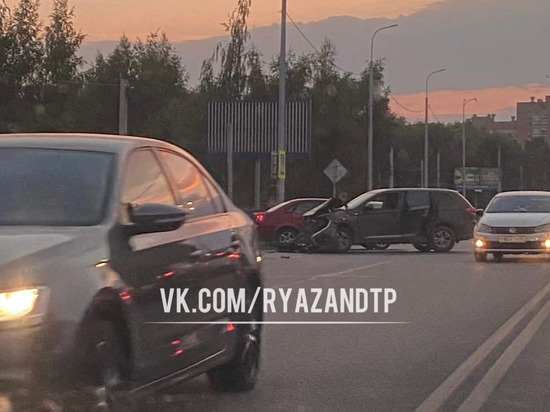 На улице Большой в Рязани Mitsubishi сбил мотоциклиста