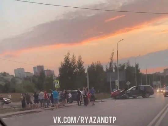 Появилось видео с места ДТП с мотоциклистом на улице Большой в Рязани