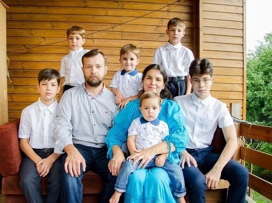 Две многодетные семьи Псковской области получили сертификат на жилье