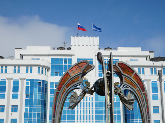 Северян с Днем государственного флага России поздравил глава ЯНАО