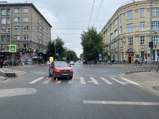 Переходившего дорогу 2-летнего мальчика сбил водитель на «китайце» в Новосибирске