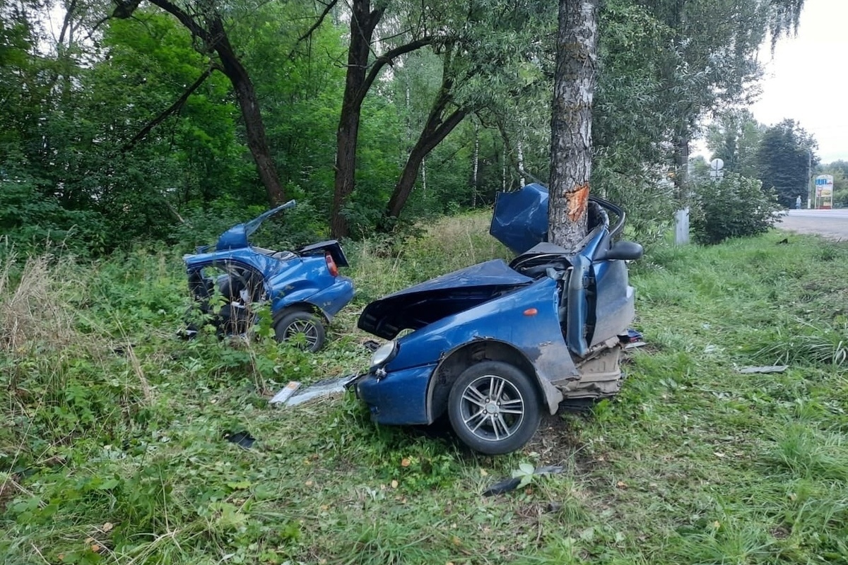 Опубликованы фото с места смертельной аварии в Твери - МК Тверь