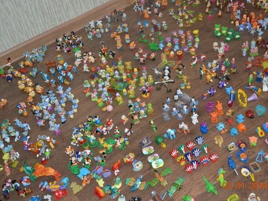 Жительница Красноярска выставила коллекцию игрушек за 800 тысяч рублей