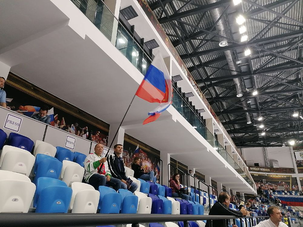 В Туле "Кубок Губернатора" по хоккею открыли Алексей Дюмин и легендарные хоккеисты