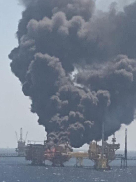При взрыве на морской платформе Pemex пострадали шесть человек