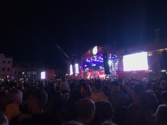 Егор Крид заплакал на концерте в Калуге