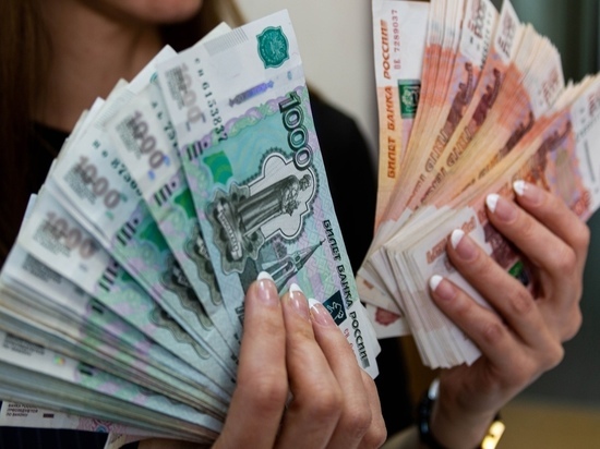 Омские пенсионеры могут получить по 10 000 рублей