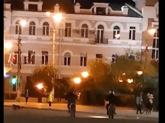 Полиция устанавливает личности мотоциклистов, проехавших по площади в Чите