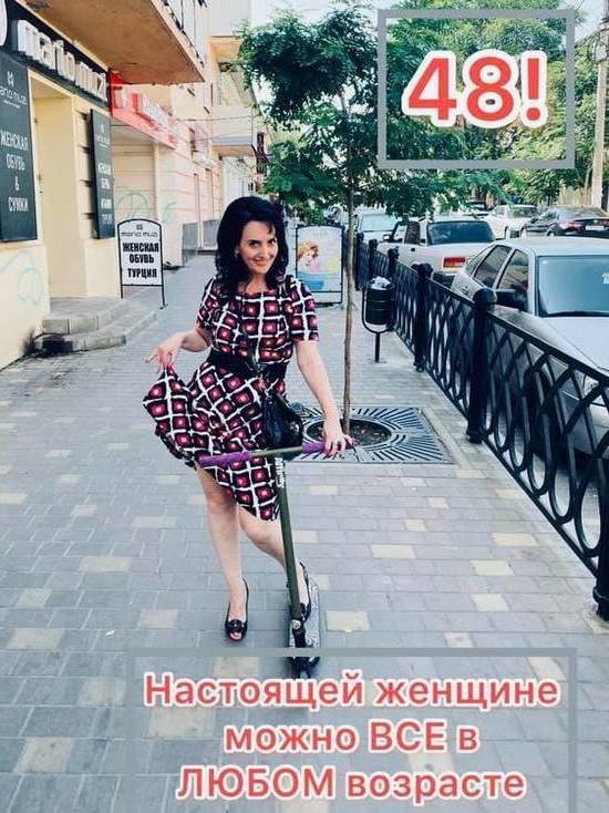 «Зеркало мне подмигивает»: Алена Губанова празднует 48-летие