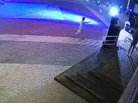 Жительница Белгорода перерезала провода музыкального оборудования во время дискотеки в Центральном парке
