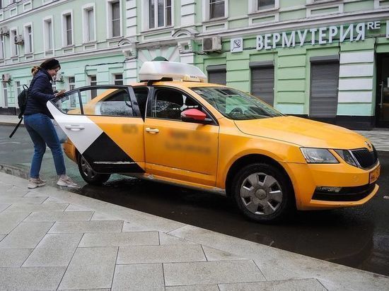 «В такси стало гораздо интереснее»: водитель из Дзержинска о том, как изменились его заказы
