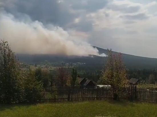 Огонь уничтожает лес на горе Качканар и подбирается к населенным пунктам