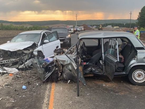 Жуткое ДТП в Башкирии: один человек погиб, двое взрослых и ребенок пострадали