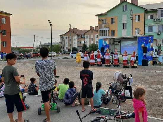 Как в Астраханской области отметили День флага